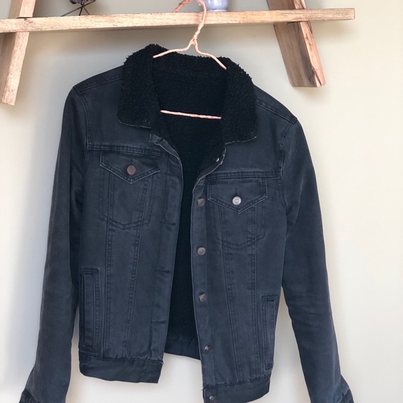 Brandy Melville Black Denim Sherpa Trucker Jacket - Picture 3 of 6